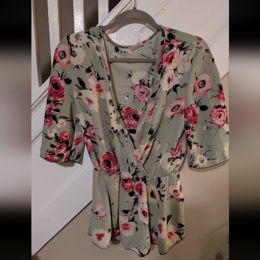 Urban Rose Pink and Cream Floral Blouse size large
